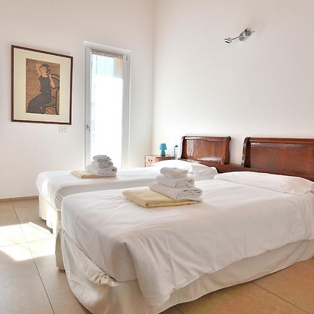 South Apartment With Pool Torri Del Benaco Exterior photo