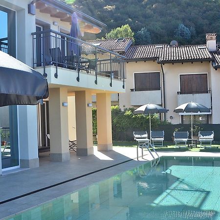 South Apartment With Pool Torri Del Benaco Exterior photo