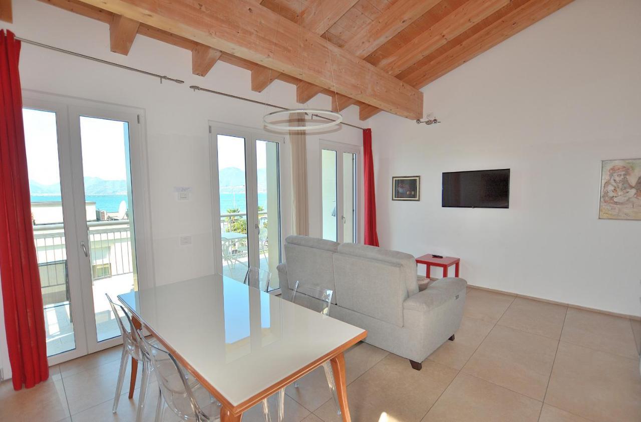 South Apartment With Pool Torri Del Benaco Exterior photo