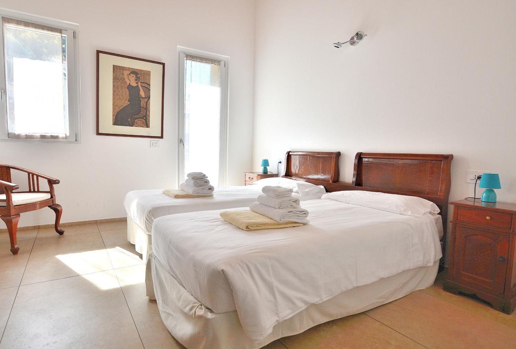 South Apartment With Pool Torri Del Benaco Exterior photo